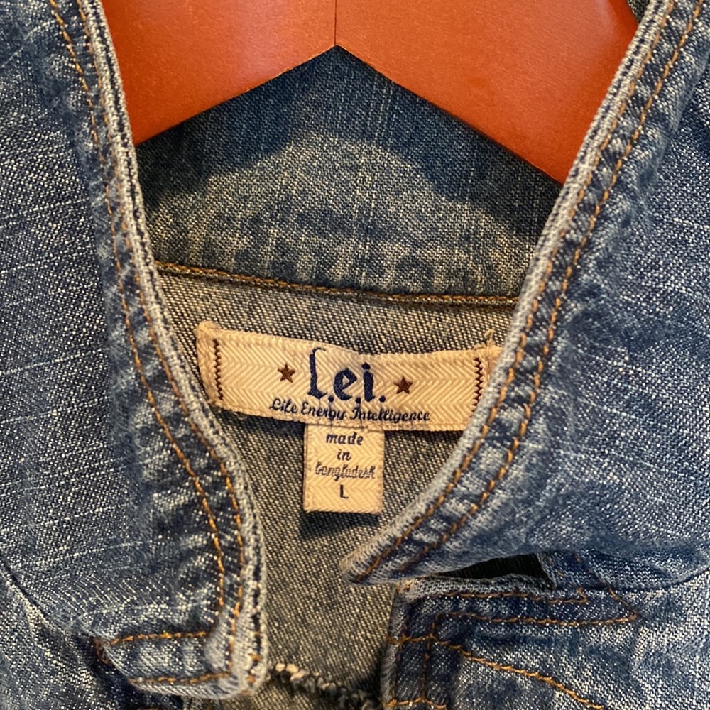 2010 l.e.i. Cropped Jean Jacket Juniors Size Large - Picture 2 of 11